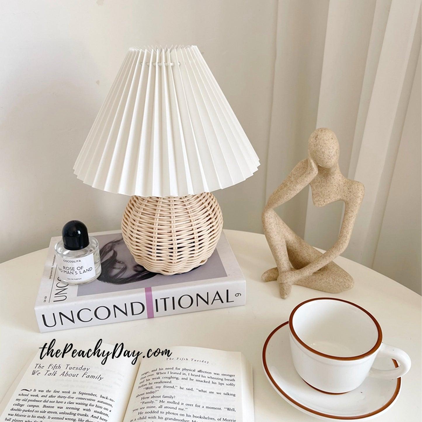 Rattan Pleated Table lamp - Vakkerlight