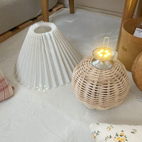 Rattan Pleated Table lamp - Vakkerlight