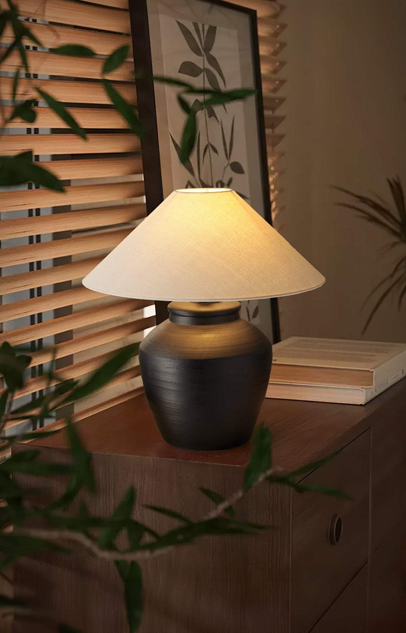 Rustic Black Ceramic Table Lamp - Vakkerlight