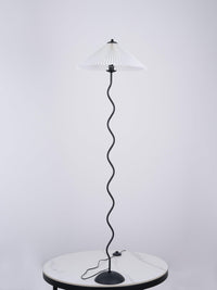 Squiggle Floor Lamp - Vakkerlight