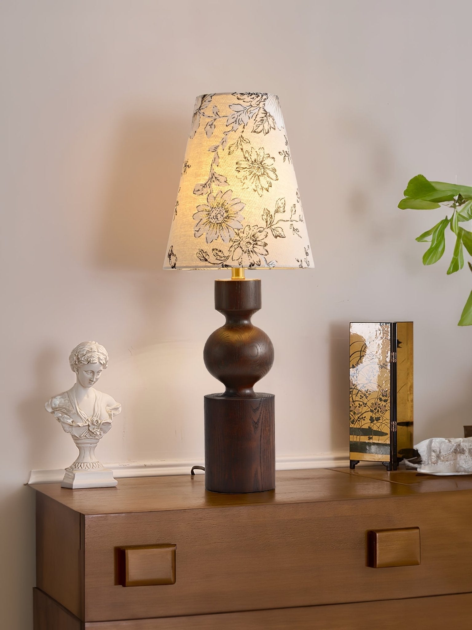 Wooden Flower Pattern Table Lamp - Vakkerlight